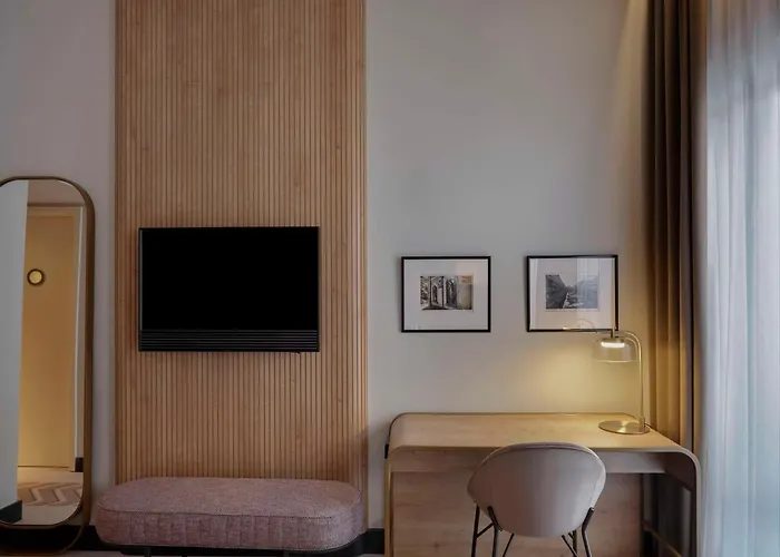 מלון Radisson Blu Triest Hotel, 4*
